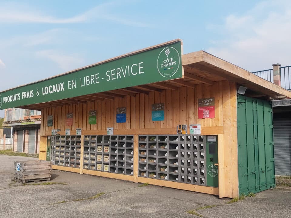 Distributeur de produits frais, Transformation sur-mesure, aménagement de container, vendeur de conteneur, 40 pieds reefer sur-mesure, container en couleur, eurobox, wall-tech